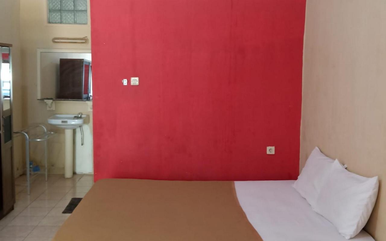 Hotel Nirwana Situbondo Redpartner Banyuanget Exterior foto
